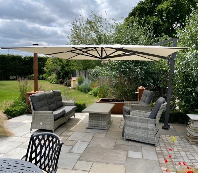 Bambrella Maestro Cantilever Parasol in Garden